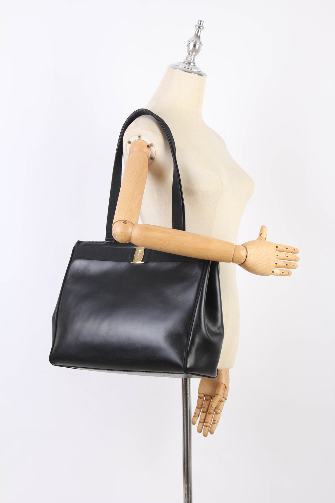 Vara Bow Leather Shoulder Bag