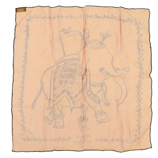 Hermes Carre 40 Elephant Silk Scarf Canvas Scarf in Excellent condition