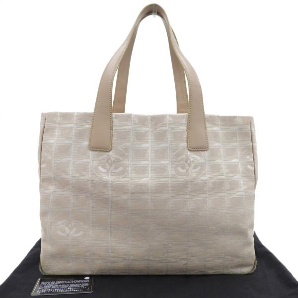 Chanel New Travel Line Tote MM  Canvas Tote Bag A15991/7番台 in Good condition