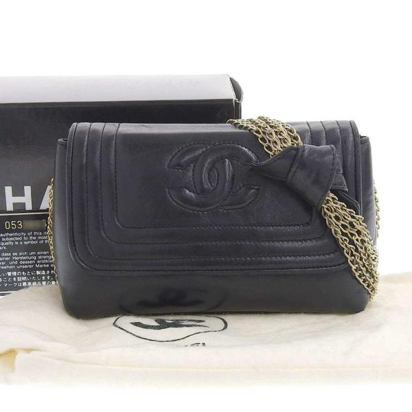 Chanel CC  Leather Mini Chain Shoulder Bag Leather Shoulder Bag in Good condition